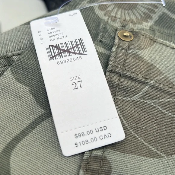 Anthropologie Pilcro The Wanderer Camo Floral Print Shorts - Picture 6 of 9